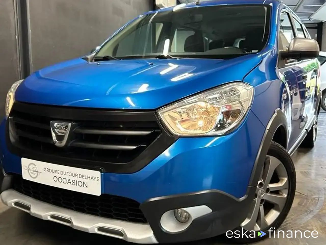 Leasing Hatchback Dacia Lodgy 2015