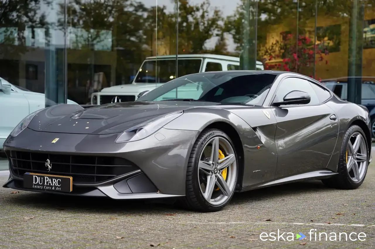 Lízing Kupé Ferrari F12 2012