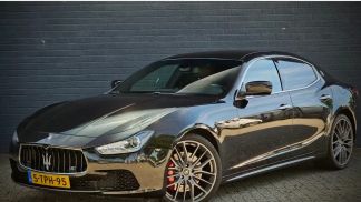 Lízing Sedan Maserati Ghibli 2014