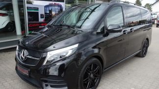 Financování Hatchback MERCEDES V 300 2021