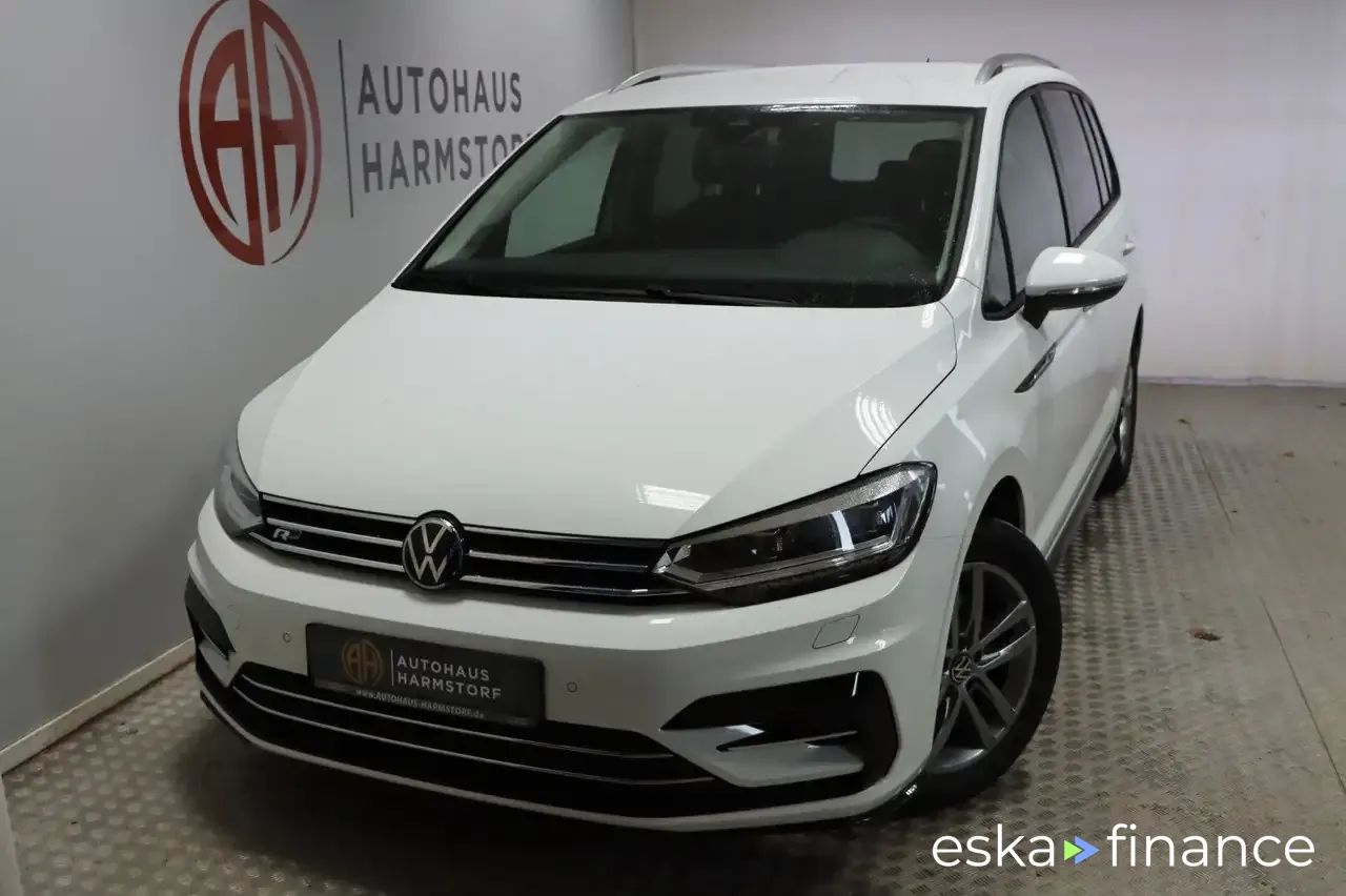 Lízing Hatchback Volkswagen Touran 2024