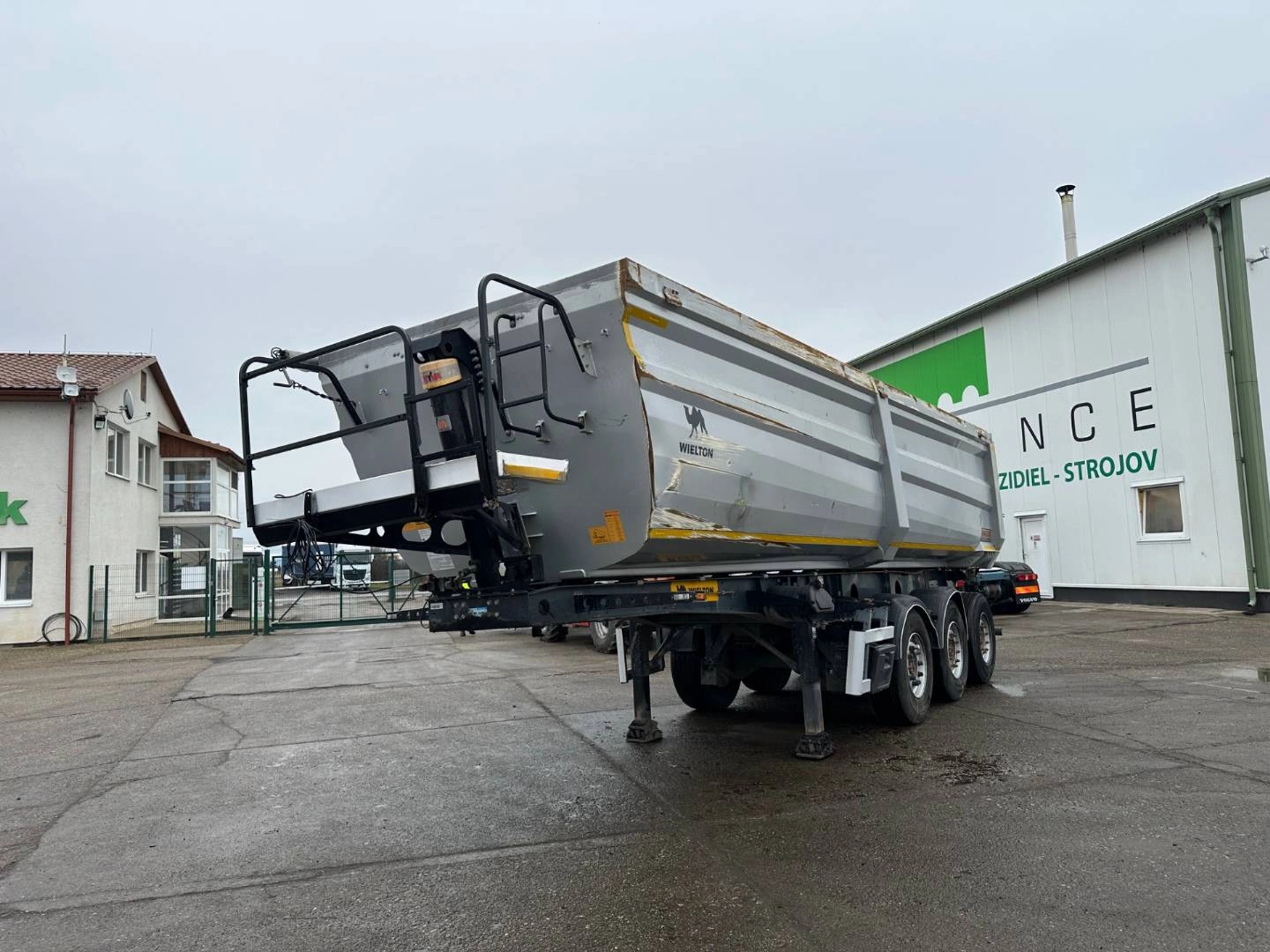 Leasing Semi-trailer Wielton JEDNOSTRANNÝ VYKLÁPAČ 31M3 HARDOX 2019