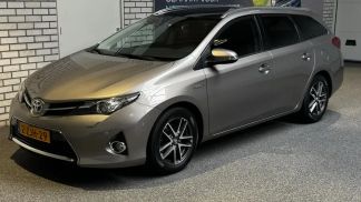 Wagon Toyota Auris 2015