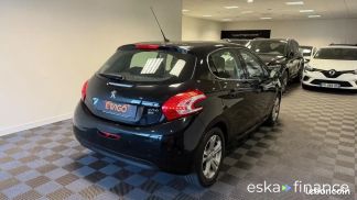 Lízing Hatchback Peugeot 208 2013