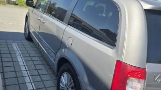 Lízing Hatchback Lancia Voyager 2014