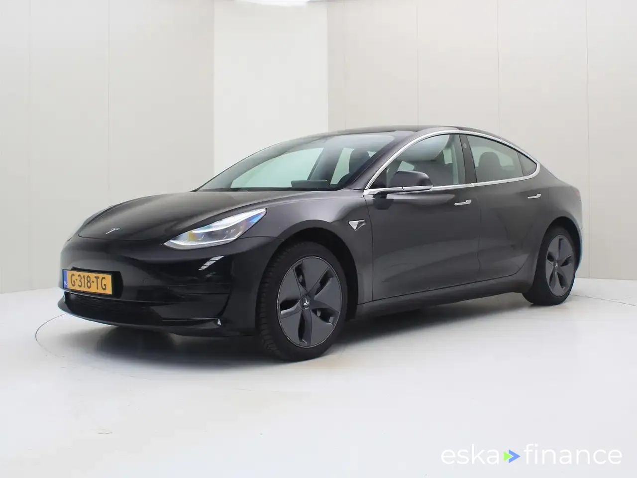 Lízing Sedan Tesla Model 3 2019