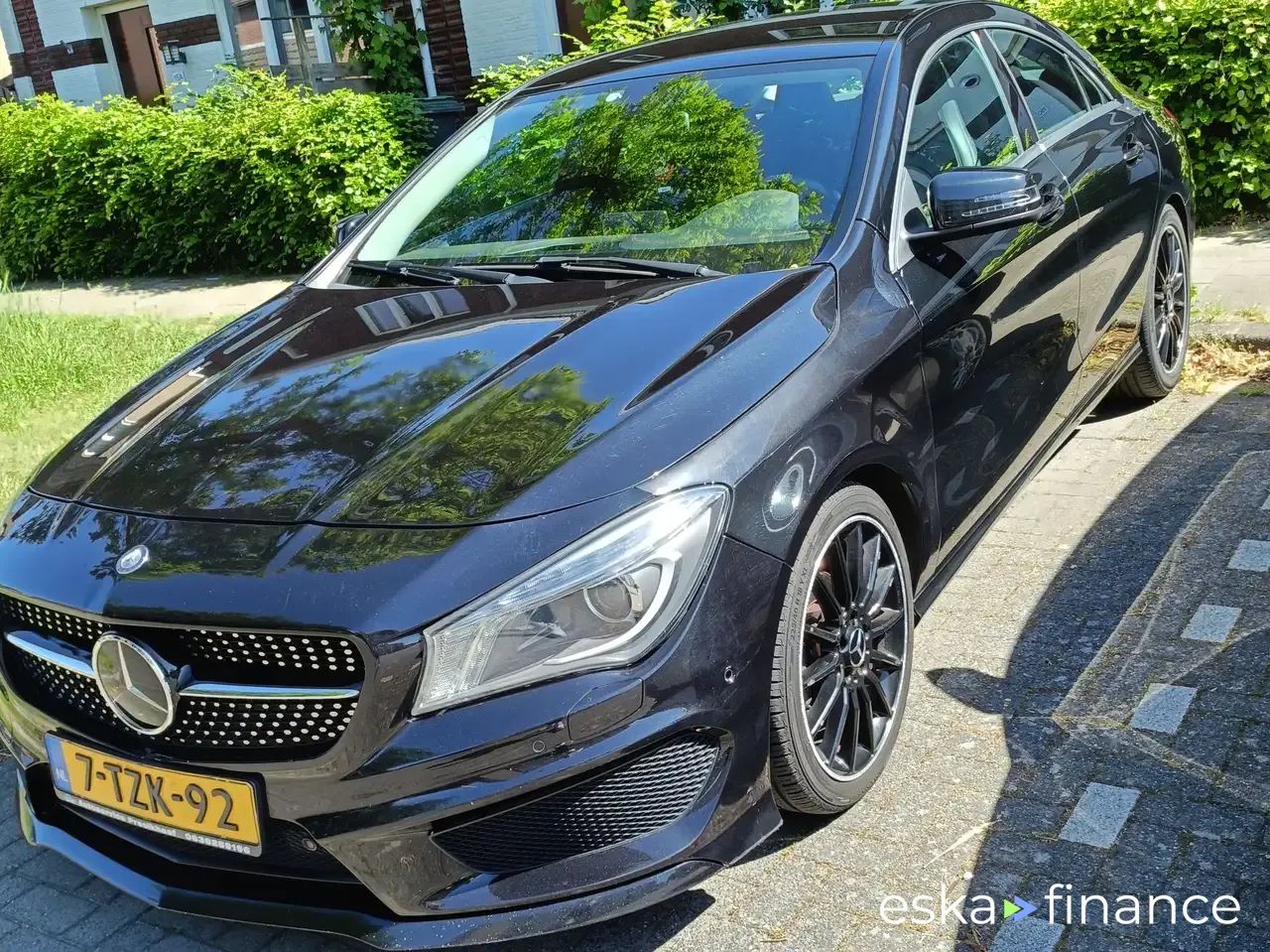 Lízing Sedan MERCEDES CLA 180 2014
