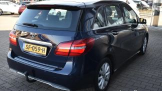 Lízing Hatchback MERCEDES B 180 2018
