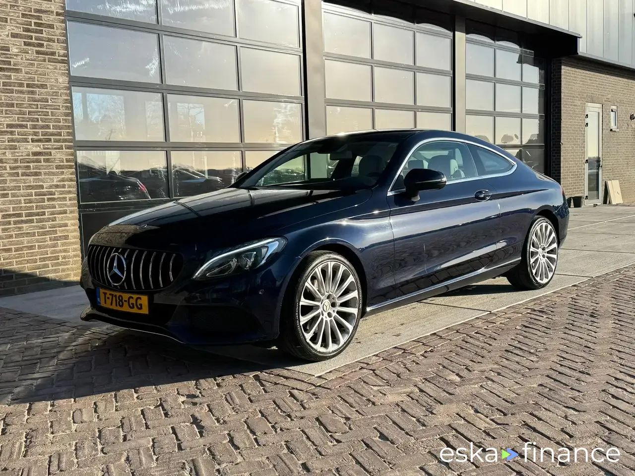 Financování Kupé MERCEDES C 220 2017