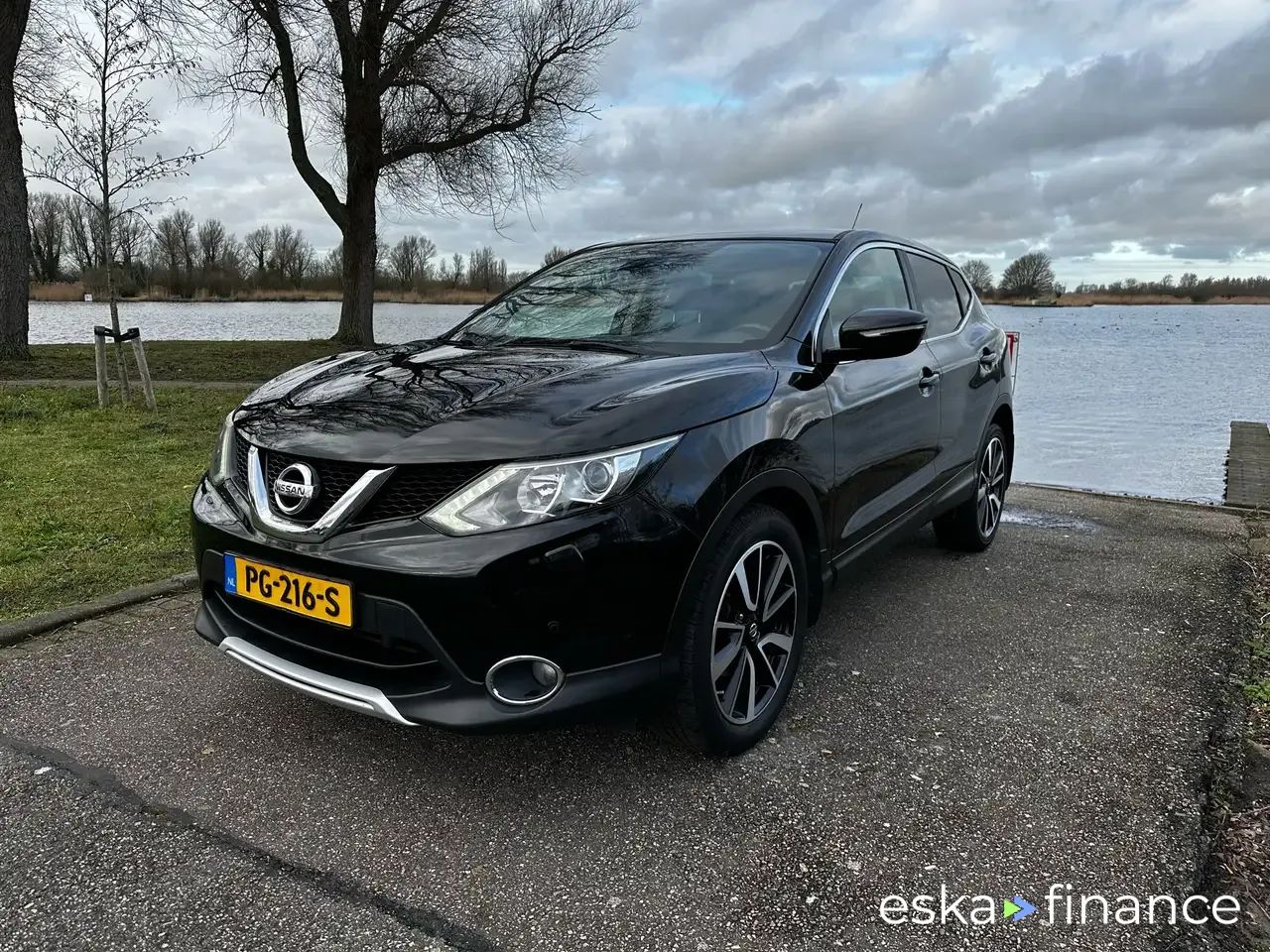 Leasing Hatchback Nissan Qashqai 2014