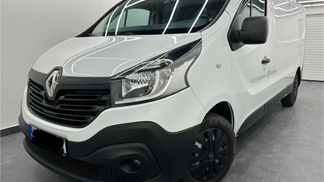 Zamknięte pudełko Renault Trafic 2018