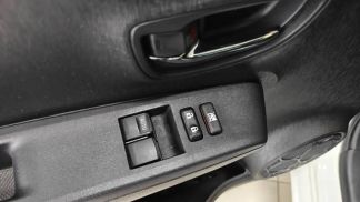 Lízing Sedan Toyota Yaris 2012