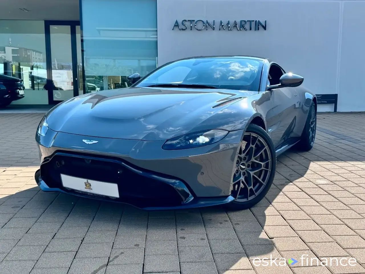 Financování Kupé Aston Martin V8 2020
