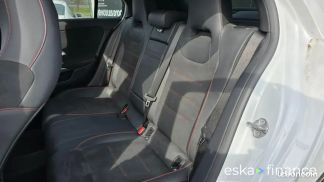 Lízing Sedan MERCEDES A 180 2021
