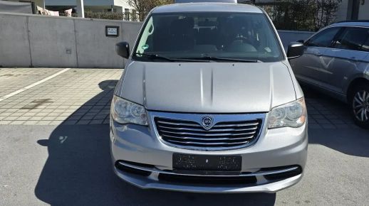 Lancia Voyager 2014