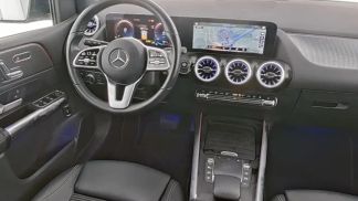 Lízing Hatchback MERCEDES B 250 2022