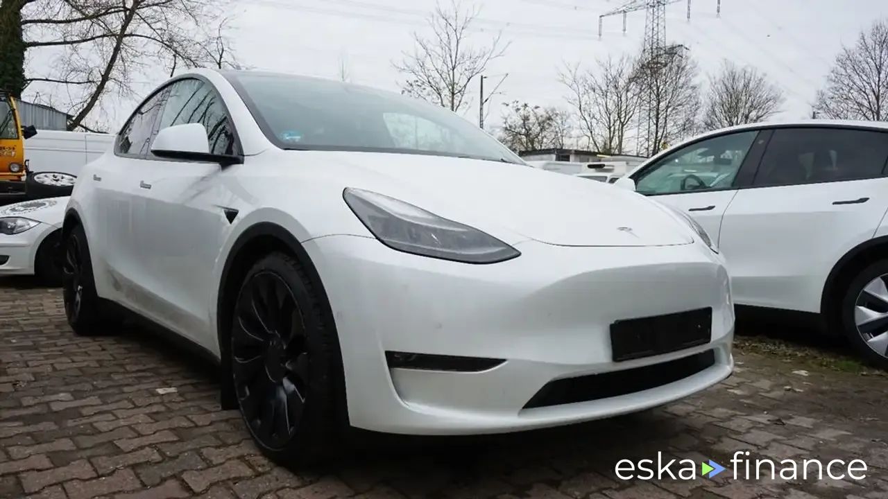 Finansowanie SUV Tesla Model Y 2022