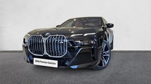 BMW 760 2023