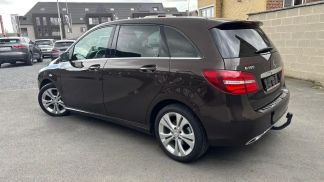 Lízing Hatchback MERCEDES B 180 2015