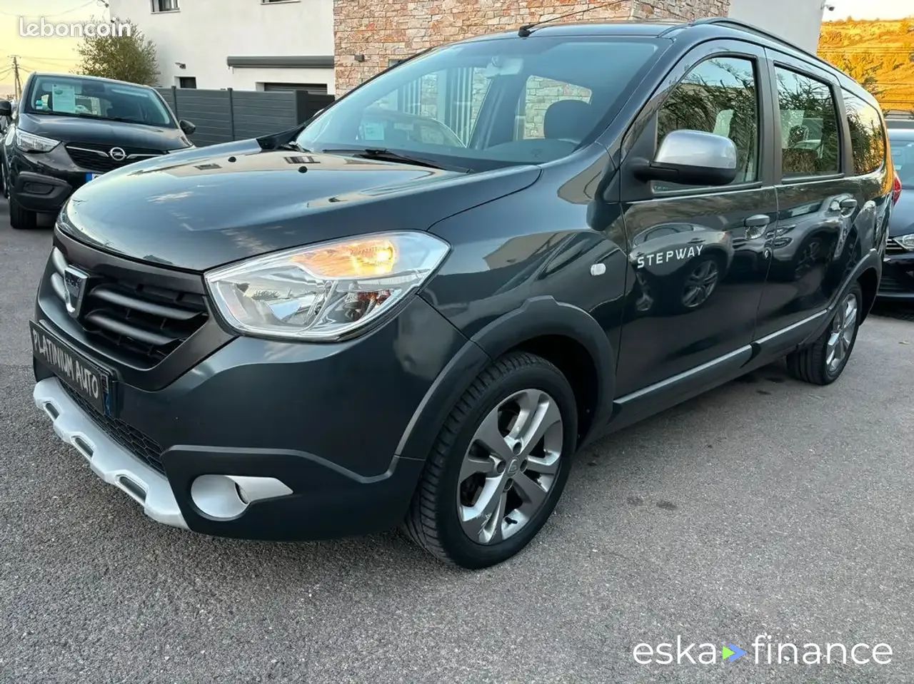 Leasing Hatchback Dacia Lodgy 2017