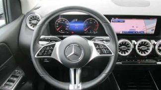Lízing Sedan MERCEDES B 180 2023