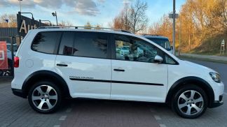 Financování Hatchback Volkswagen Touran 2013
