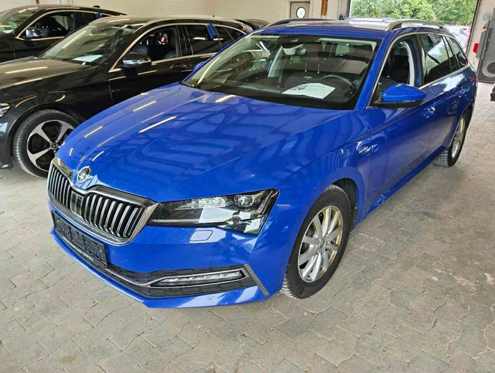 Wóz Skoda SUPERB COMBI 2020