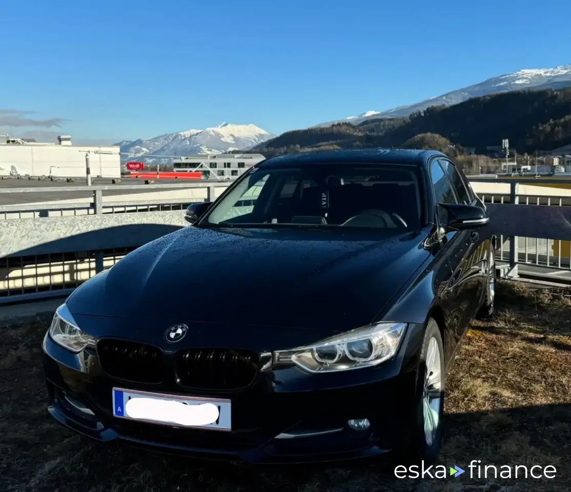 Lízing Sedan BMW 320 2014
