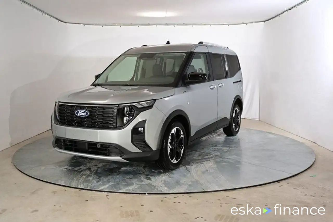 Lízing Hatchback Ford Tourneo Courier 2026