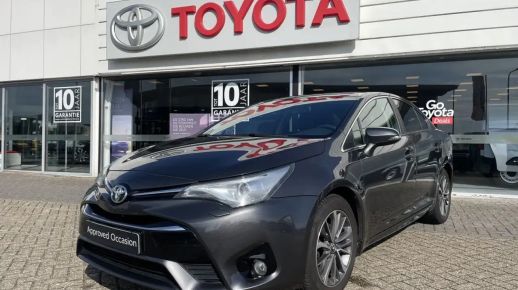 Toyota Avensis 2015