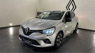 Sedan Renault Clio 2022