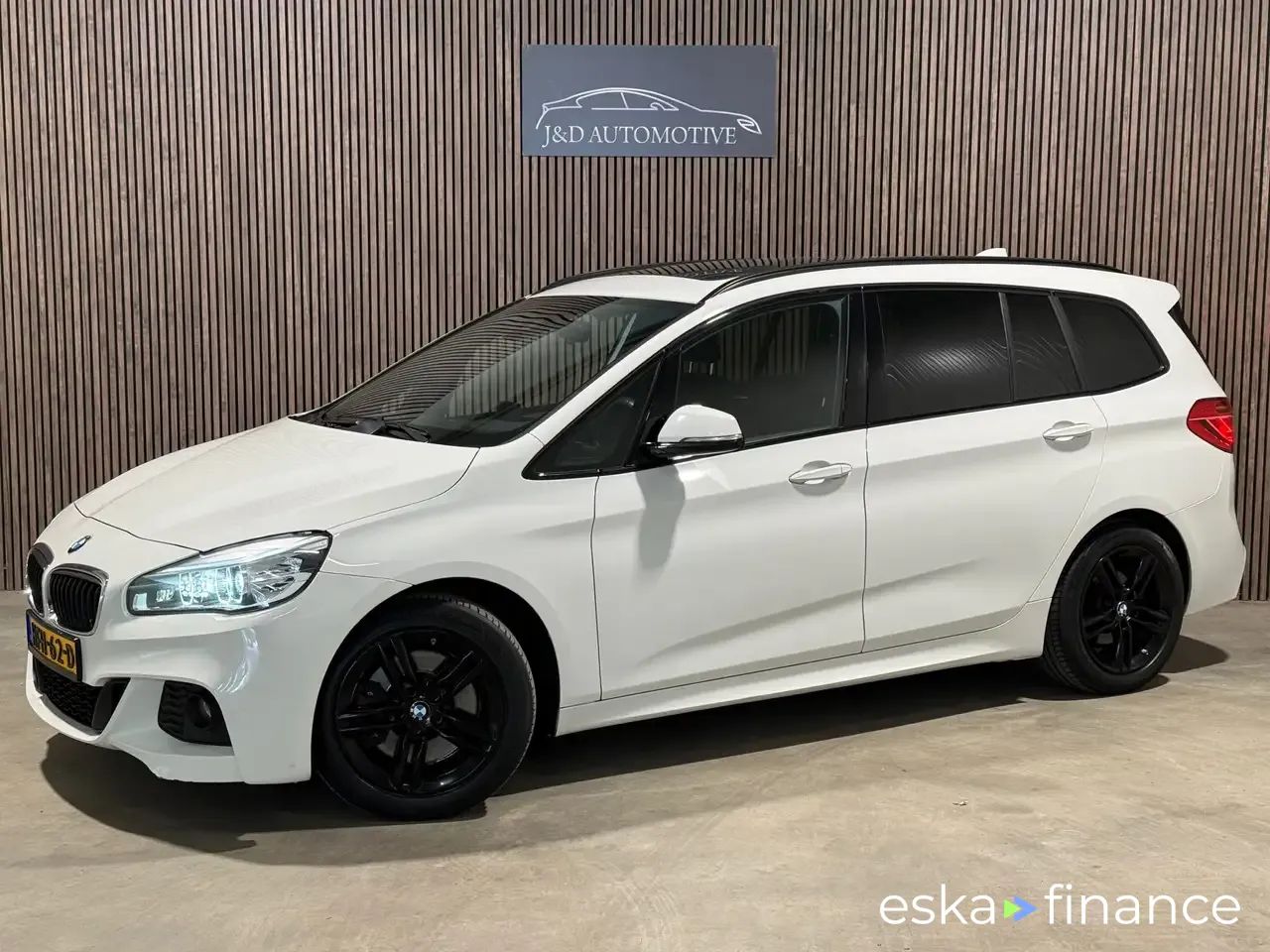Leasing Hatchback BMW 220 2015