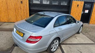 Lízing Sedan MERCEDES C 180 2011