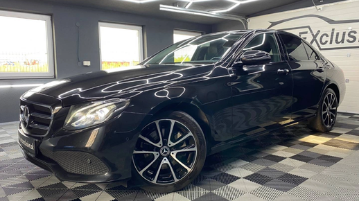 MERCEDES E TRIEDA 2020