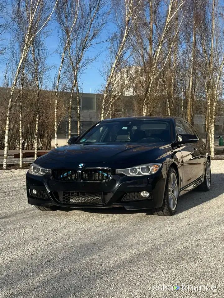 Lízing Sedan BMW 335 2013