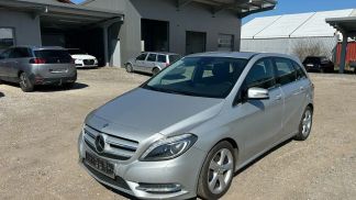 Lízing Hatchback MERCEDES B 180 2012