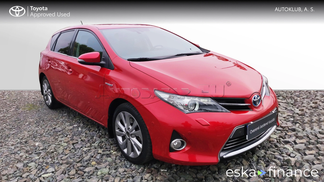 Lízing Hatchback Toyota Auris 2014