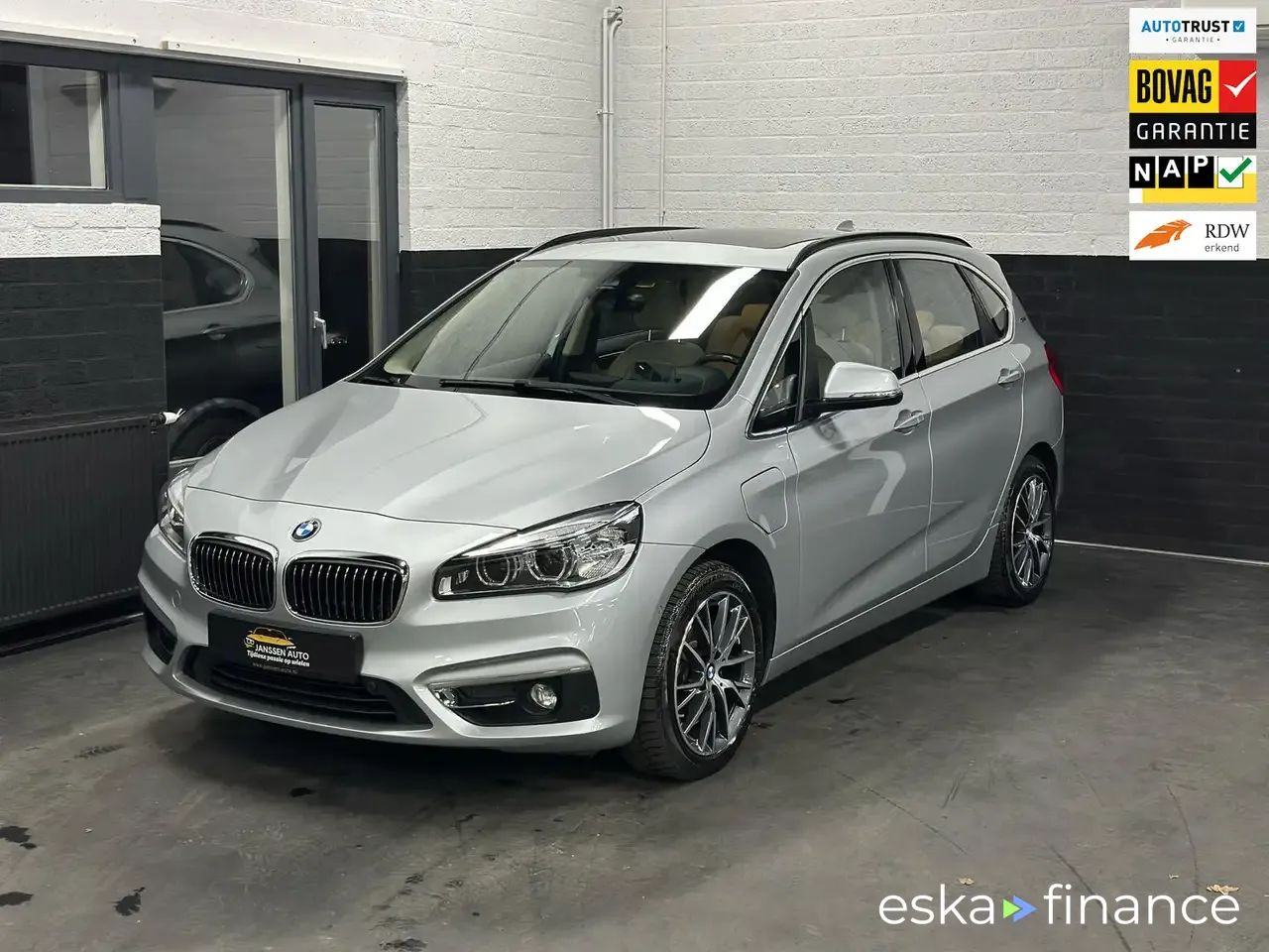 Financování Hatchback BMW 225 2017