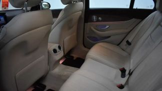 Lízing Sedan MERCEDES E 220 2020