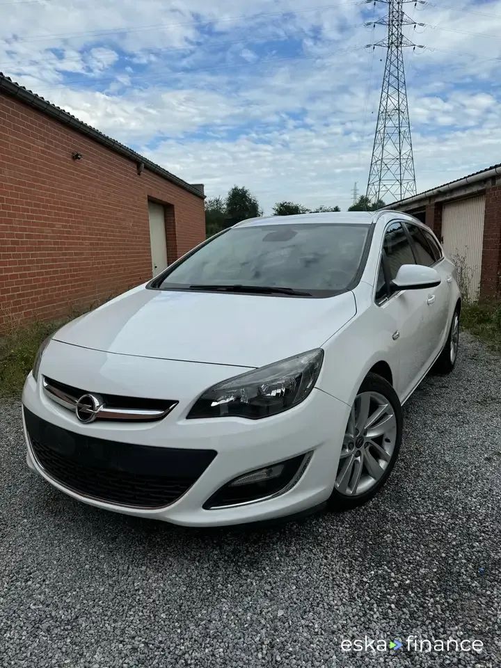 Wóz Opel Astra 2014