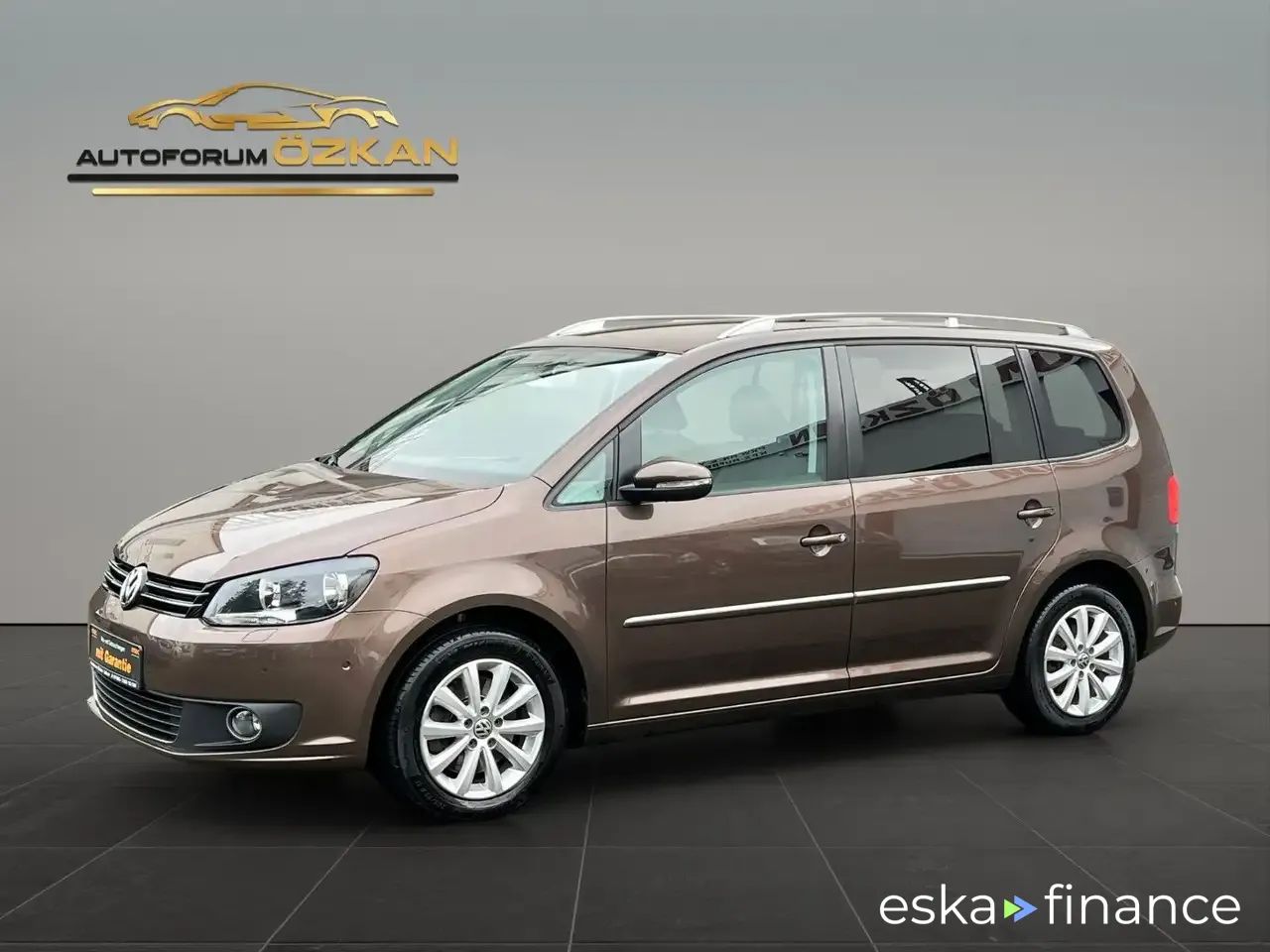 Leasing Hatchback Volkswagen Touran 2011