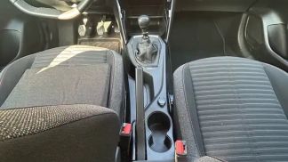 Lízing Sedan Peugeot 208 2023