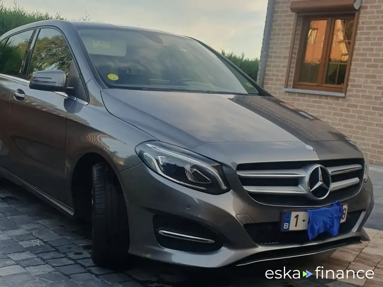 Leasing Le transport des passagers MERCEDES B 180 2016