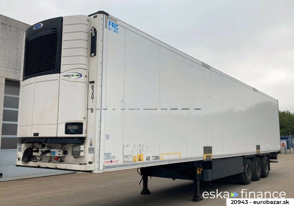 Leasing Semi-trailer Schmitz CARGOBULL 2015