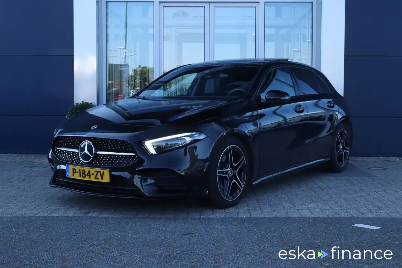 Leasing Hatchback MERCEDES A 180 2022