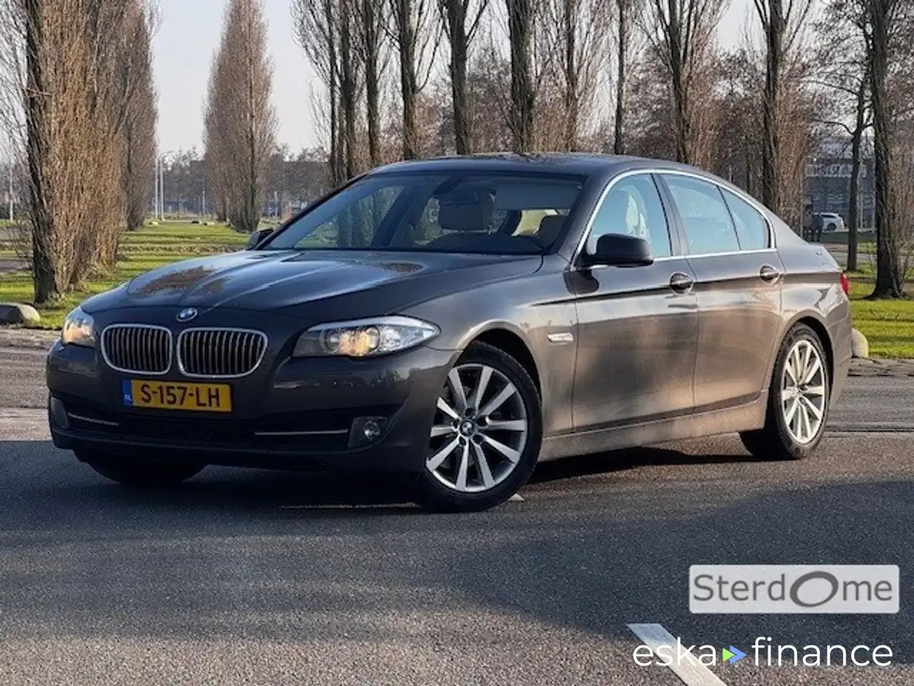 Lízing Sedan BMW 523 2010