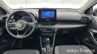 Leasing Sedan Toyota Yaris 2024