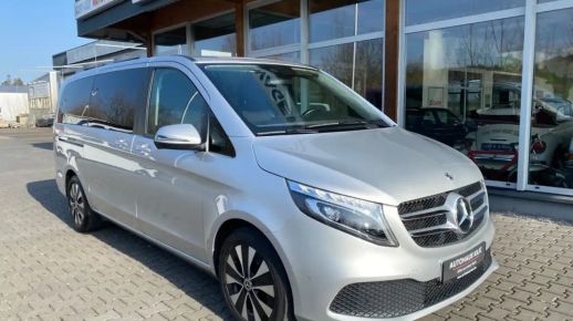 MERCEDES V 220 2022