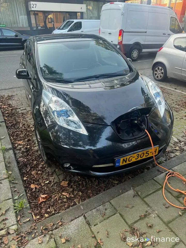 Leasing Hatchback Nissan Leaf 2017