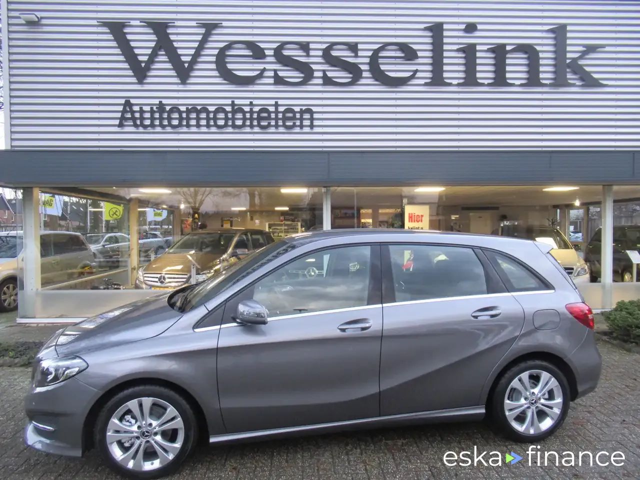 Lízing Hatchback MERCEDES B 200 2018